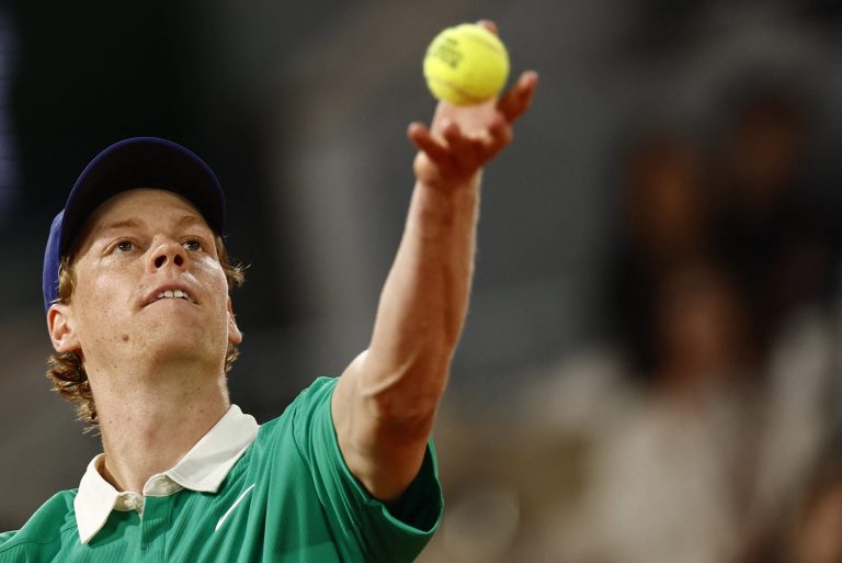 2025062025-06-02T201304Z_1618618466_UP1EL621K5RP1_RTRMADP_3_TENNIS-FRENCHOPEN-scaled-1.jpg