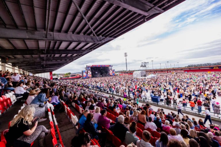 25Jun24_ShaniaTwainCork_Crowd-111-scaled-e1749031795326.jpg