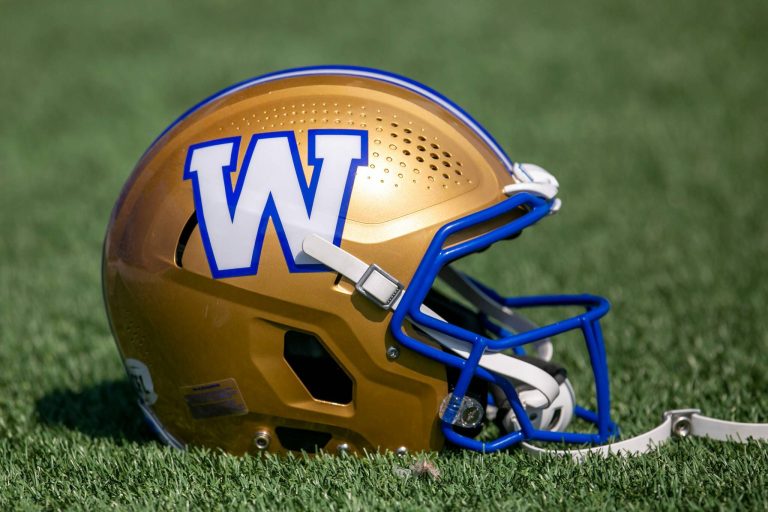 3311651_web1_BJ-05142025WPGBlueBombersTrainingCampPlayerHelmet01.jpg