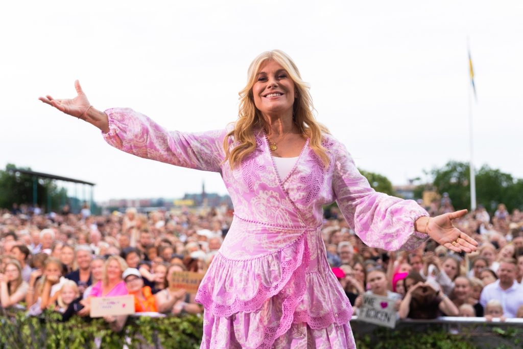 Allsang-pa-Skansen-Pernilla-Wahlgren.jpg