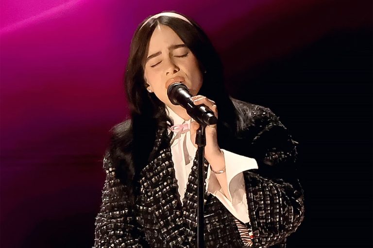 Billie-Eilish-2024-Oscars-031024-b2225ec281874ba49bfcdf910bb122cb.jpg