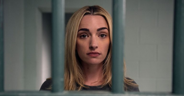 Brianne-Howey-as-Georgia-Miller-episode-301-of-Ginny-and-Georgia.jpg