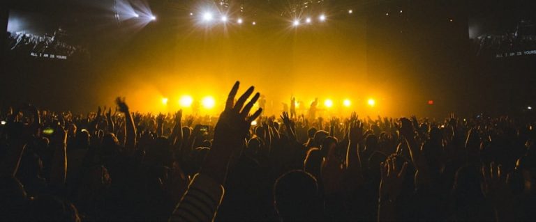 Konsert-publik-artist-foto-Nainoa-Shizuru.jpg