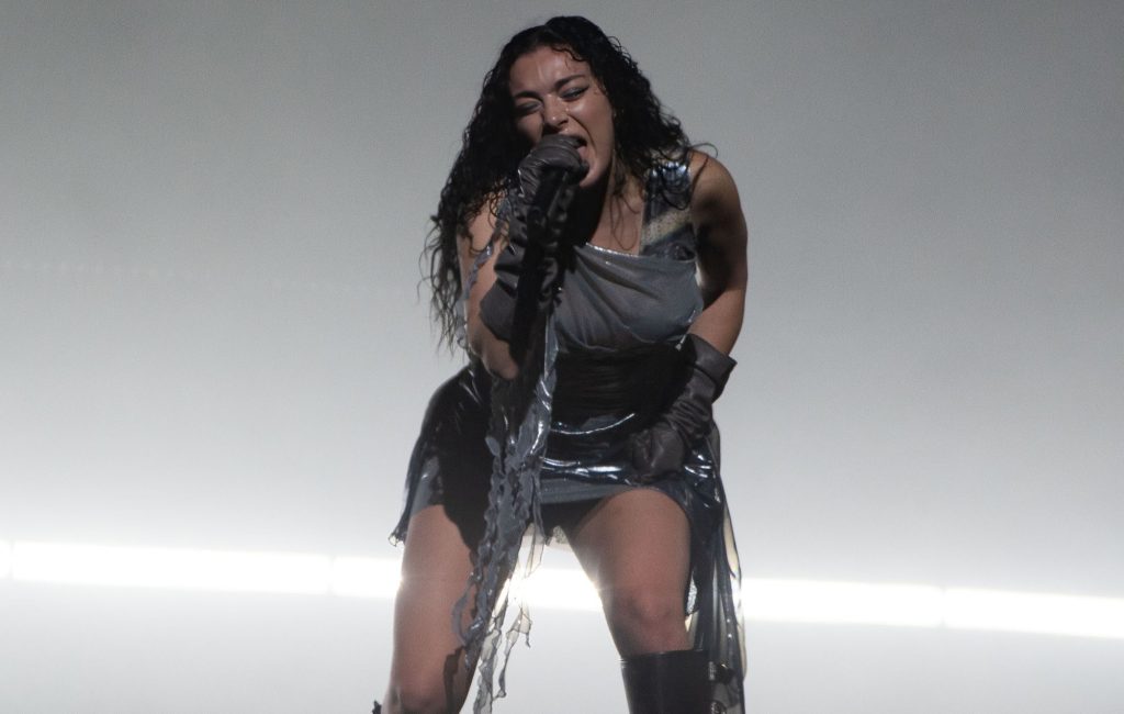 charli-xcx@2000x1270.jpg